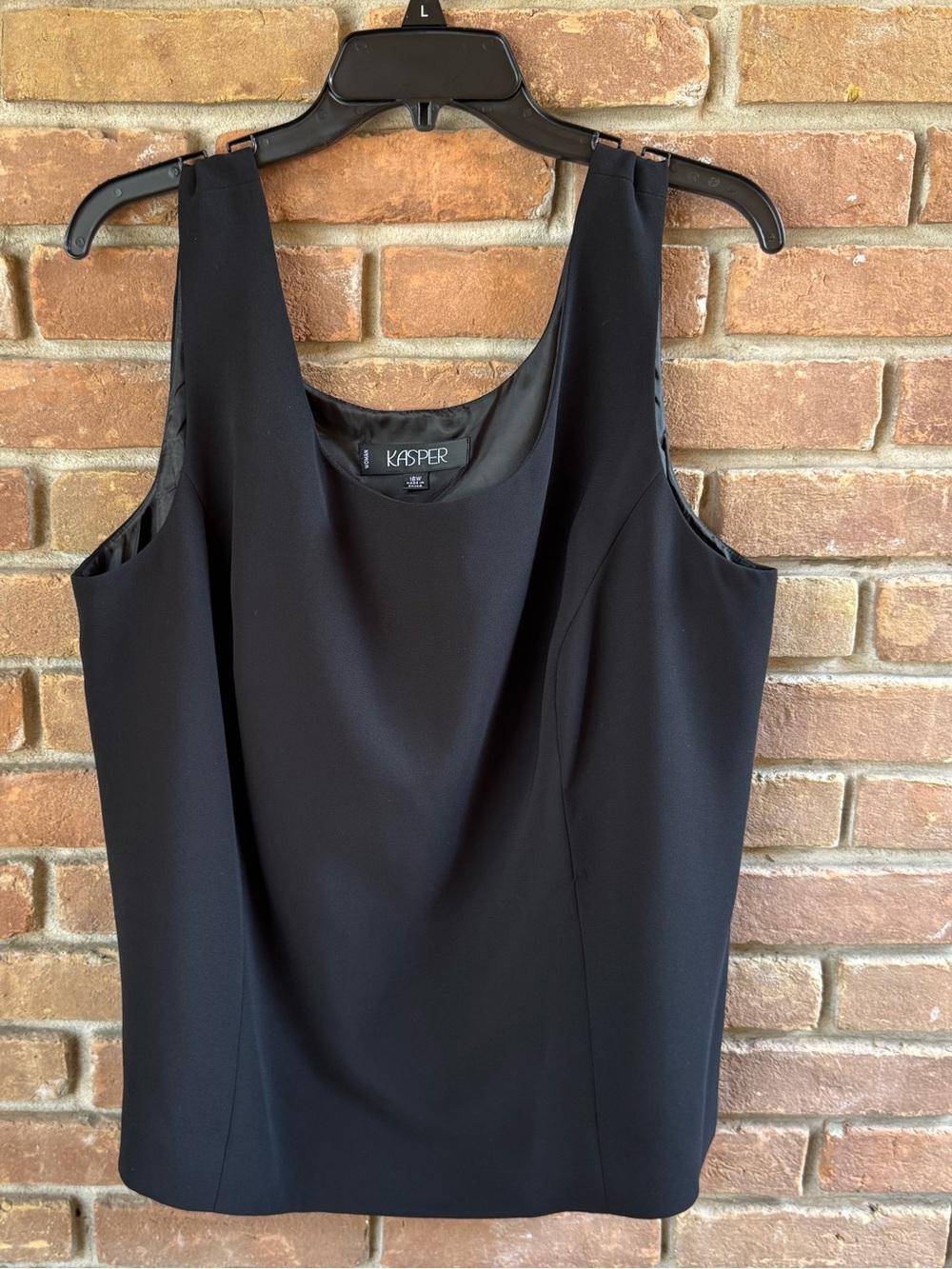 Kasper Sleeveless Blouse Top Women’s Size 18 Black Casual Round Neck Pullover